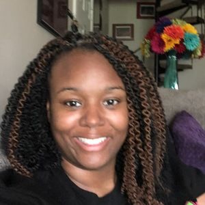 Meet your Posher, Adrienne